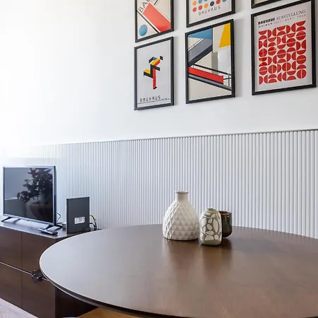 アパート New Flat Near Ieo And Olympic Village ミラノ