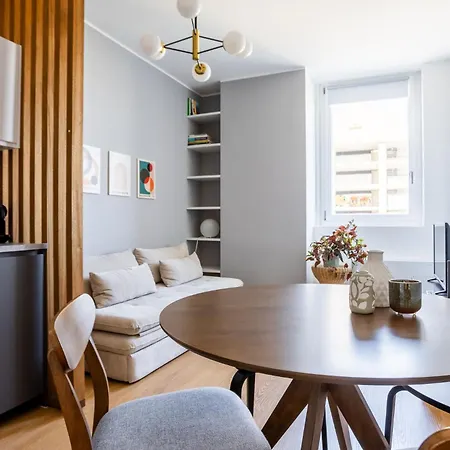 アパート New Flat Near Ieo And Olympic Village ミラノ